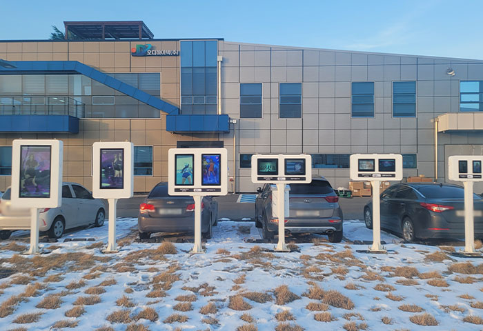 Outdoor LCD